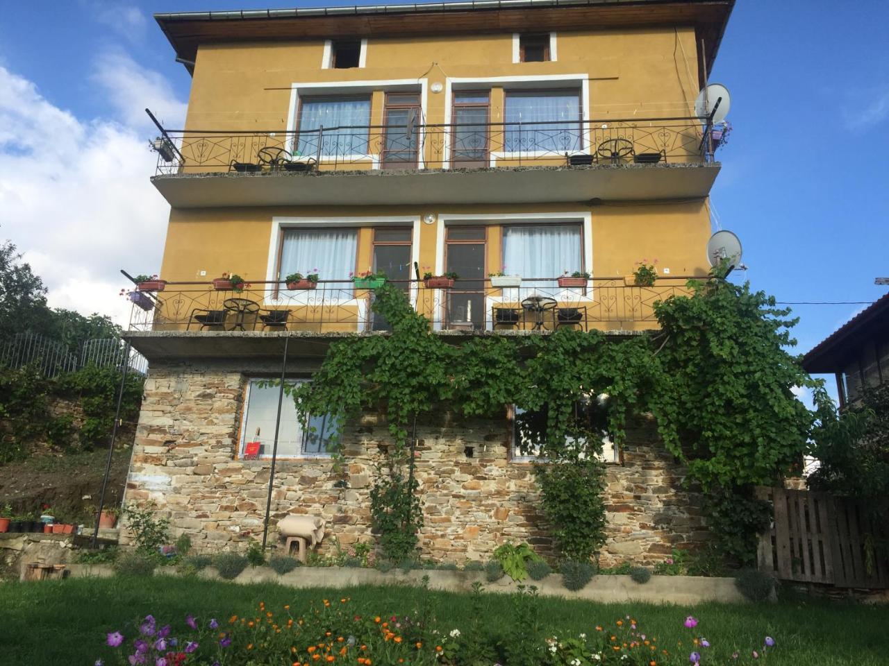 Guest House Agush Kribul Ngoại thất bức ảnh