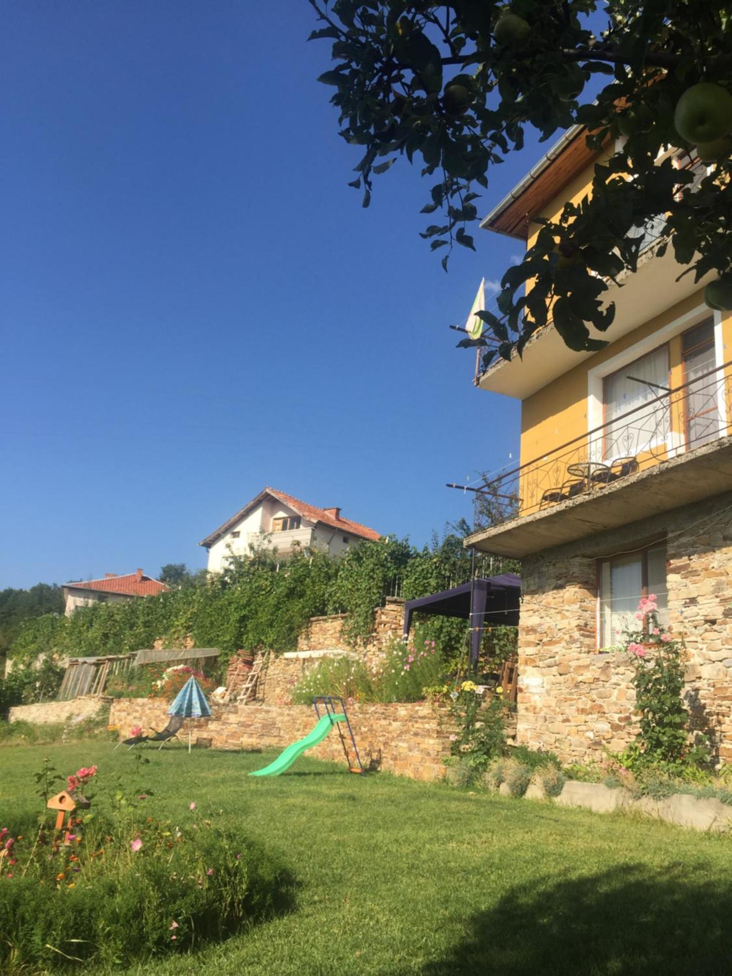 Guest House Agush Kribul Ngoại thất bức ảnh